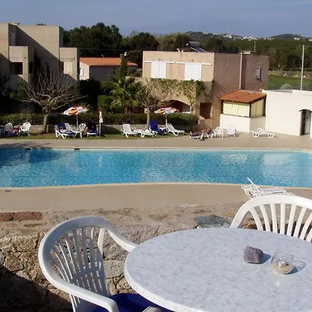 Villa Cosy Cottage In Luc Sur Mer With Private Terrace