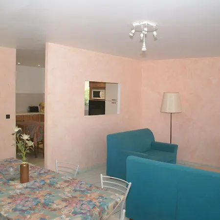 Cosy Cottage In Luc Sur Mer With Private Terrace Villa