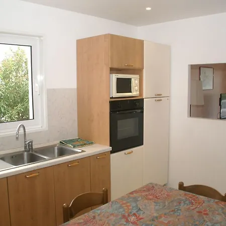 Villa Cosy Cottage In Luc Sur Mer With Private Terrace *