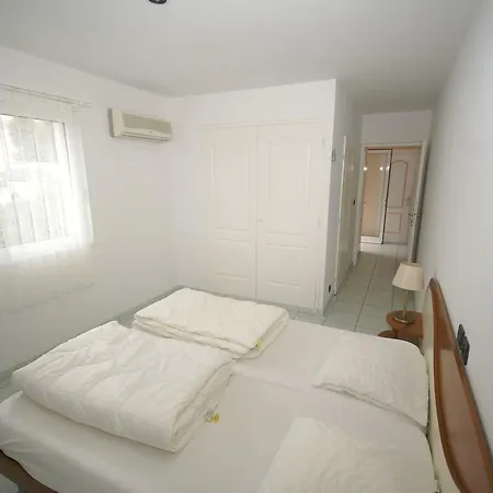 Cosy Cottage In Luc Sur Mer With Private Terrace Villa *